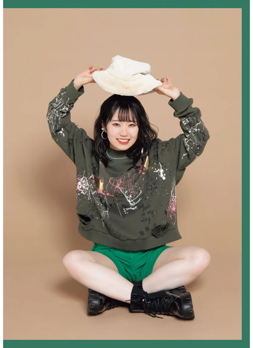 東山奈央オフィシャルブック NOW loading… 試し読み 22