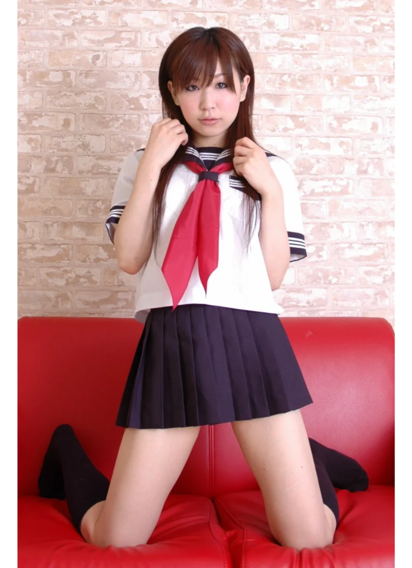桃っ子ティーンズ 完熟美少女 制服の下はTバック みゆ 試し読み 7