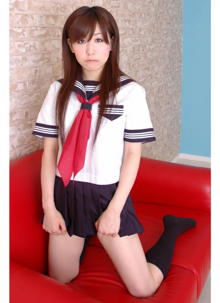 桃っ子ティーンズ 完熟美少女 制服の下はTバック みゆ 試し読み 8