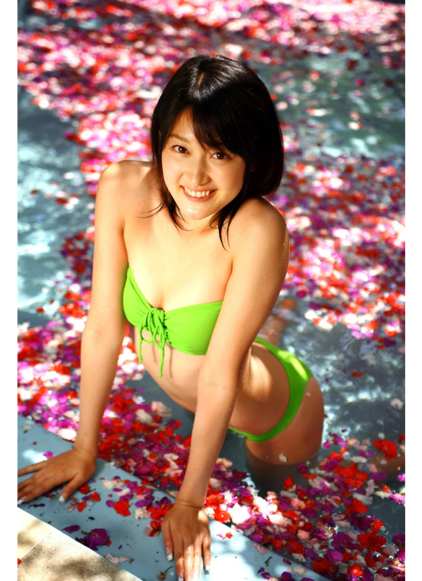 鹿谷弥生デジタル写真集〜特装合本版〜 試し読み 16