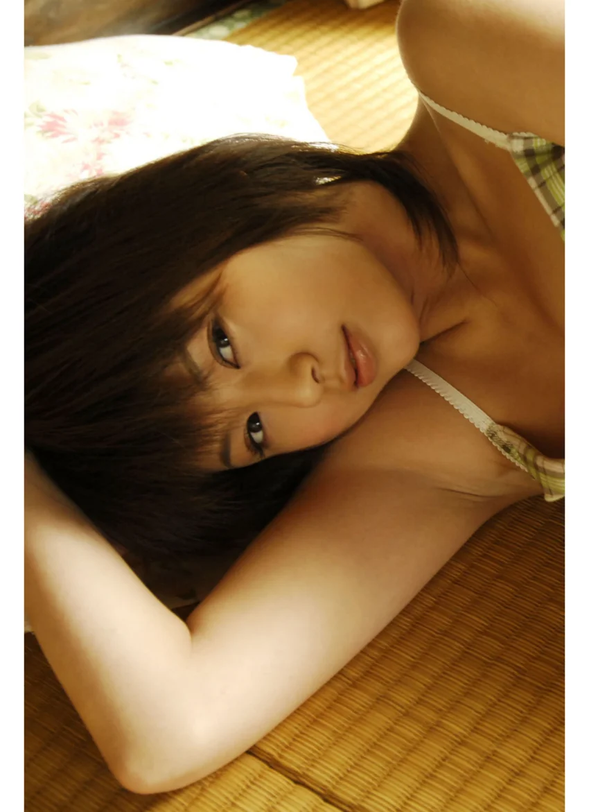 小阪由佳デジタル写真集〜特装合本版〜 試し読み 11