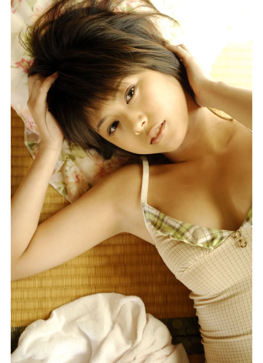 小阪由佳デジタル写真集〜特装合本版〜 試し読み 16