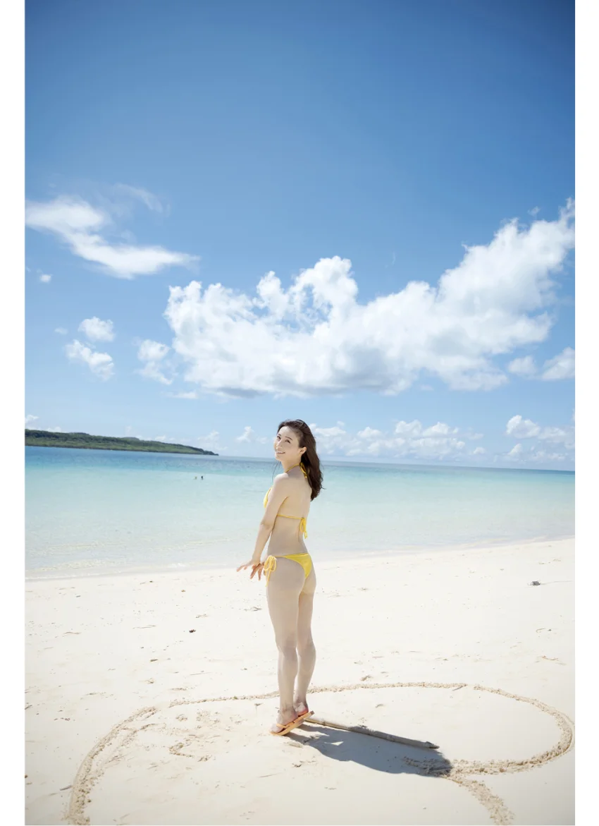 伊藤愛真「えまと南の島で突然○○してみたら…」 試し読み 11