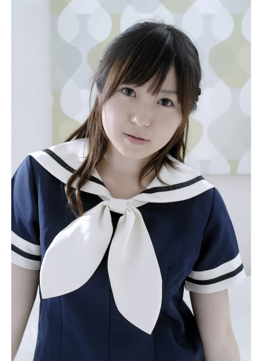 撮る！セクシーアングル・密室過激セーラー服！・小嶋ひなた 試し読み 4