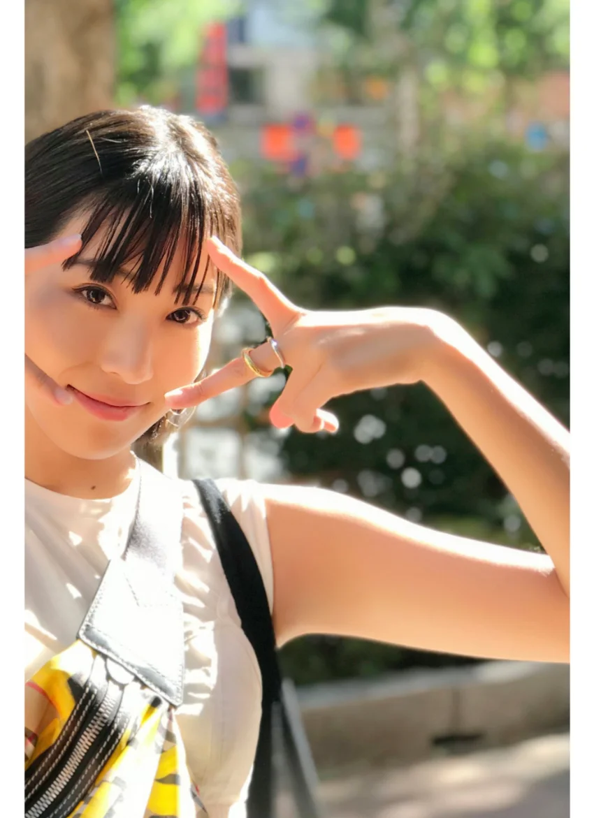 グラビアアイドル屋根裏写真館 : 9 古賀あかね 試し読み 6