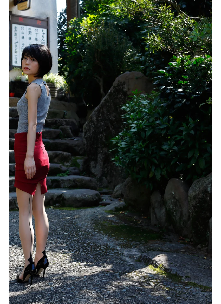 週刊大衆デジタル写真集 : 10 芳野友美「秘蜜の時間」 試し読み 4