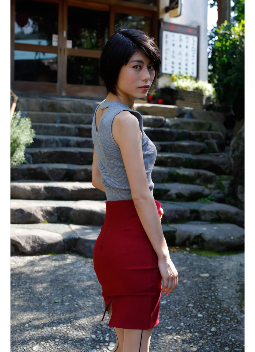 週刊大衆デジタル写真集 : 10 芳野友美「秘蜜の時間」 試し読み 6