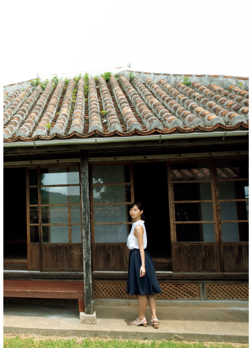 青山ひかる 1st写真集「艶猫」 試し読み 10