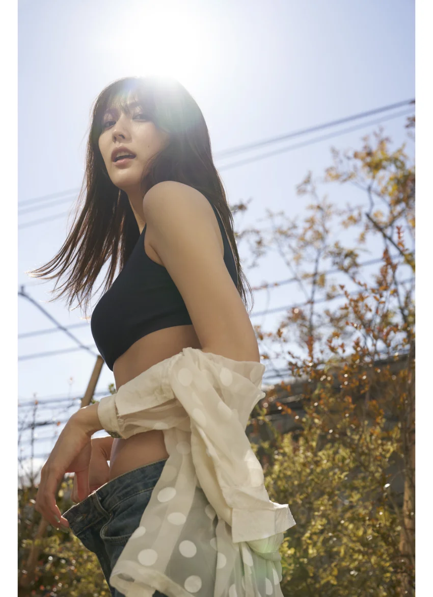 漫画アクションデジタル写真集 岩崎名美「美脚の国から」 試し読み 2