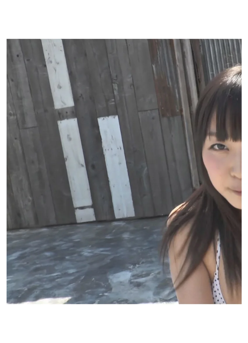 【鈴木芽瑠写真集】メルヘン 試し読み 15