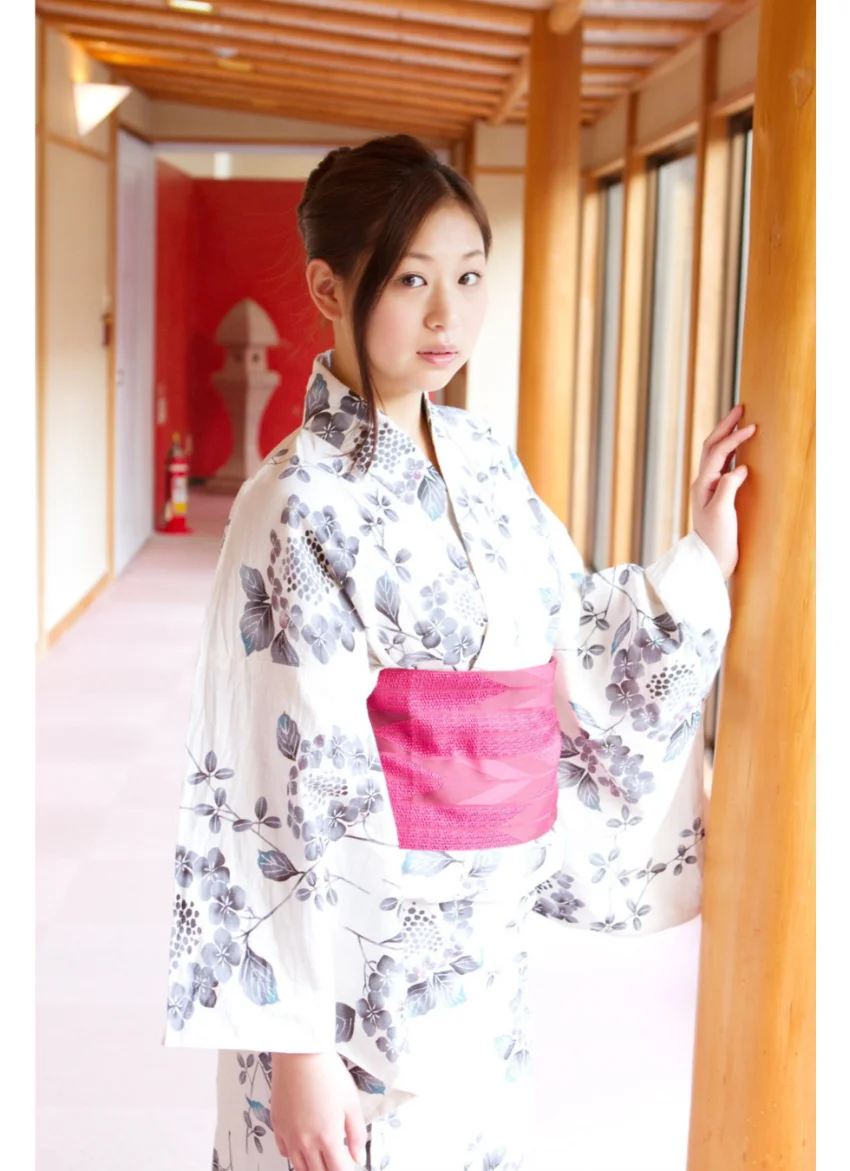 内緒の一泊旅行 佐山彩香 試し読み 4