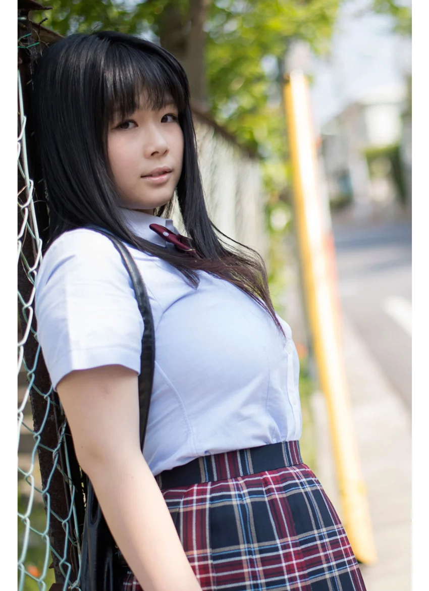 女子校生 隠しきれない爆乳 瀬戸花 試し読み 5