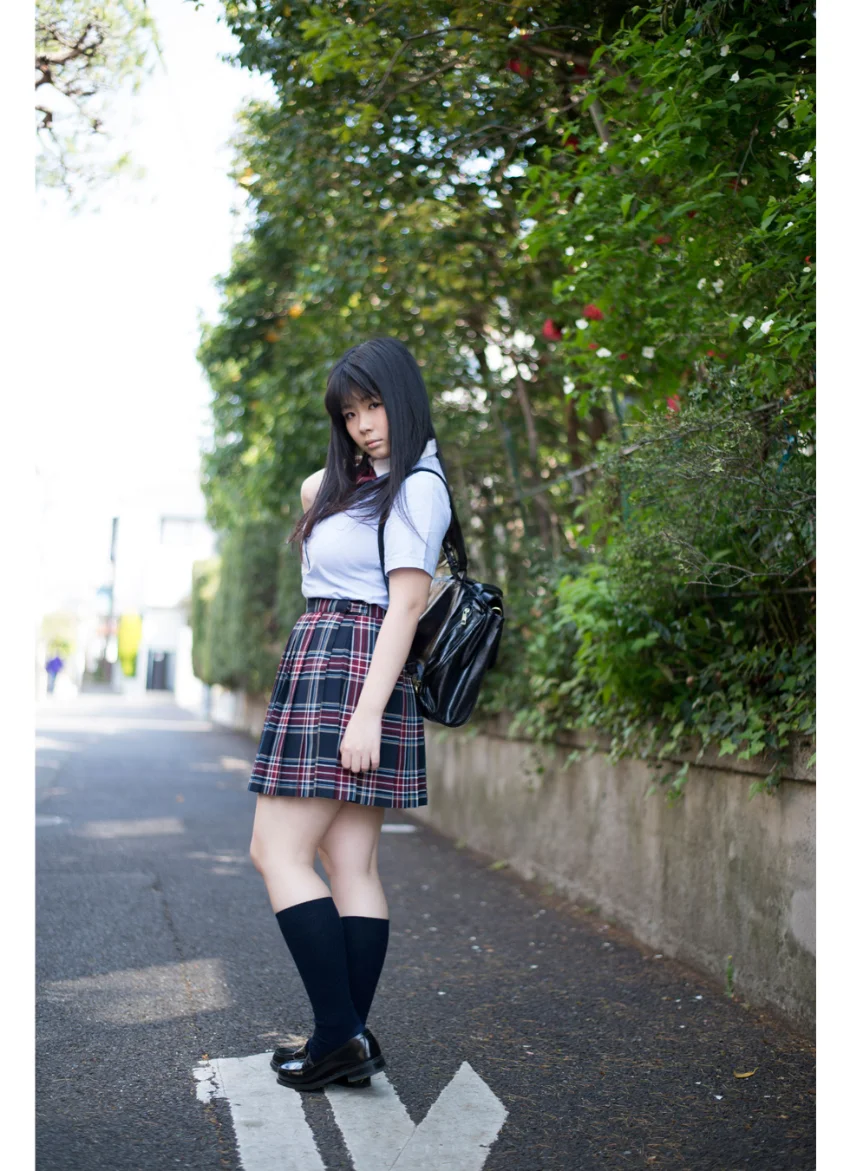 女子校生 隠しきれない爆乳 瀬戸花 試し読み 15