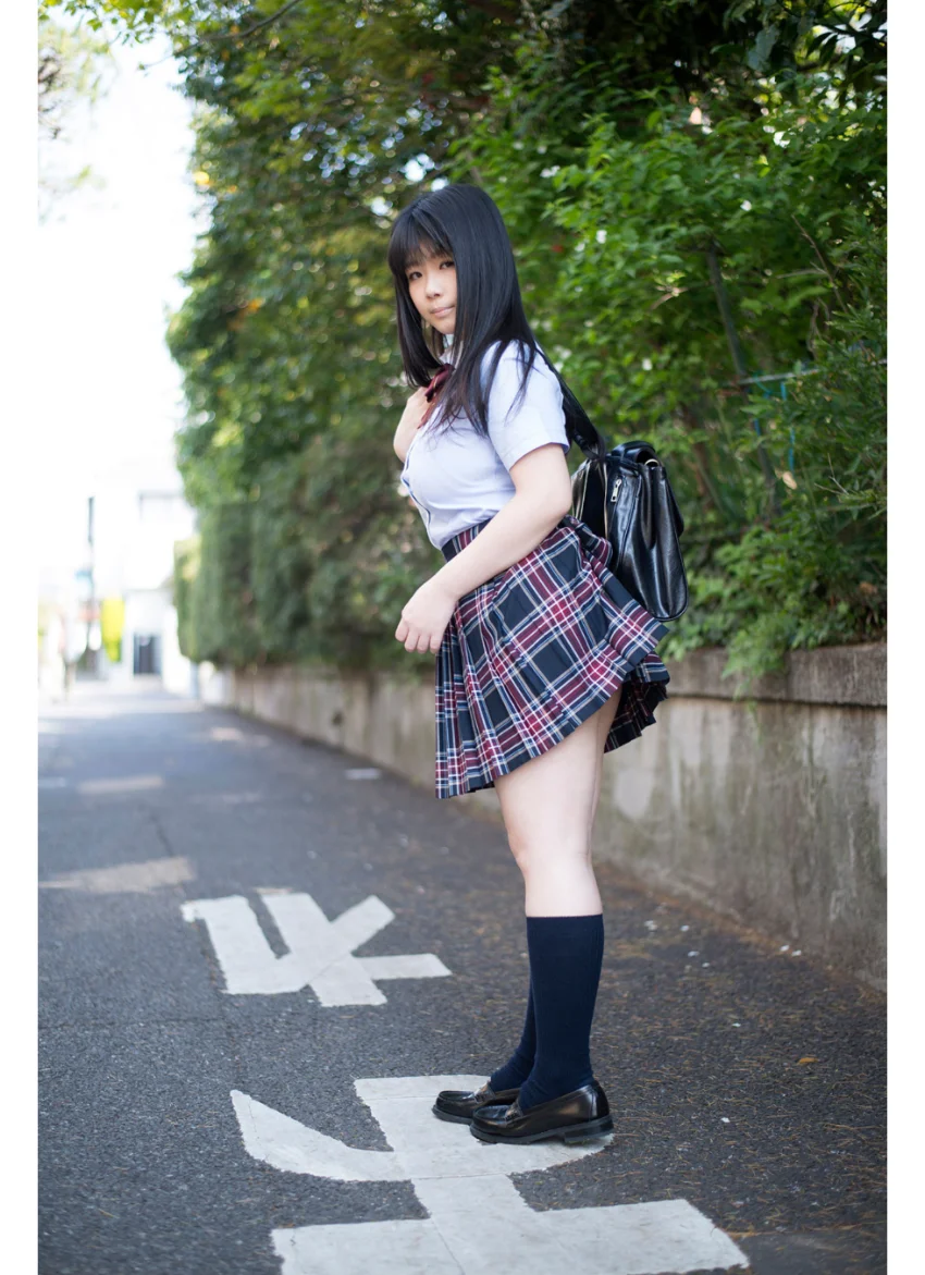 女子校生 隠しきれない爆乳 瀬戸花 試し読み 16