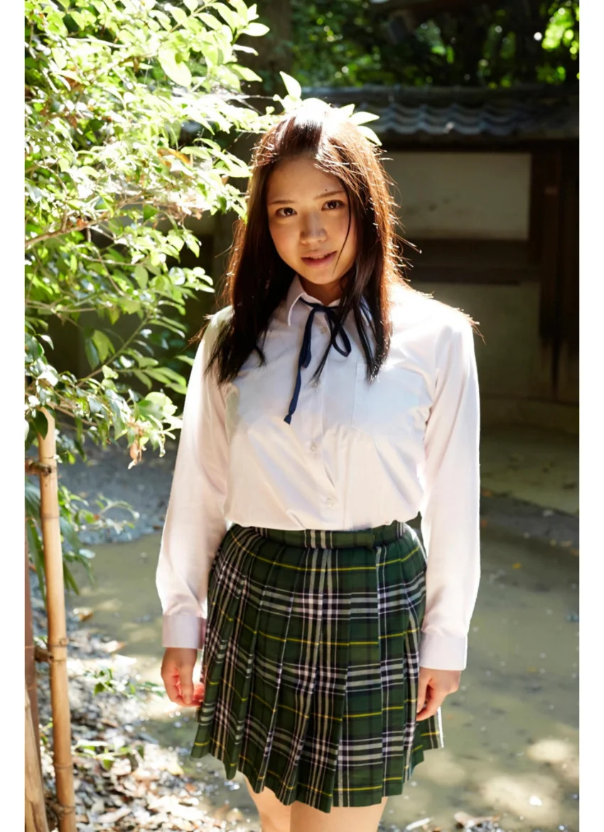女子校生 みせたがり 真東愛（i） 試し読み 2
