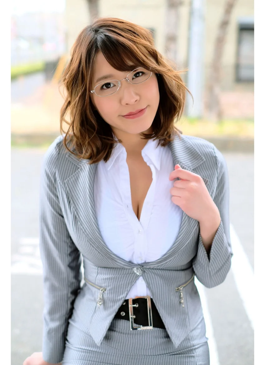 DMM限定 夏来唯390枚収録 BESTvol.1＋新作ダイジェスト100枚＋未公開カット収録 試し読み 1