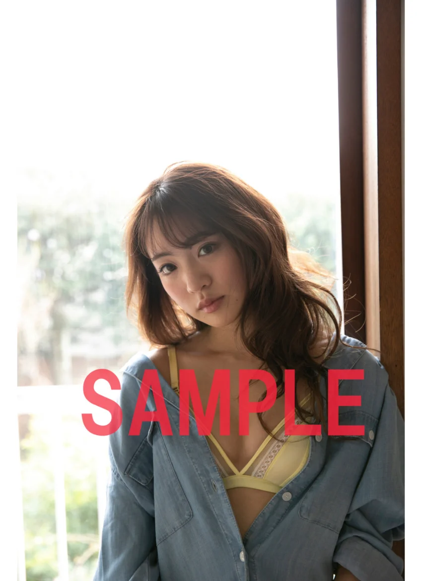 FLASHデジタル写真集 志田友美 アイドルの魂は美脚に宿る 試し読み 4