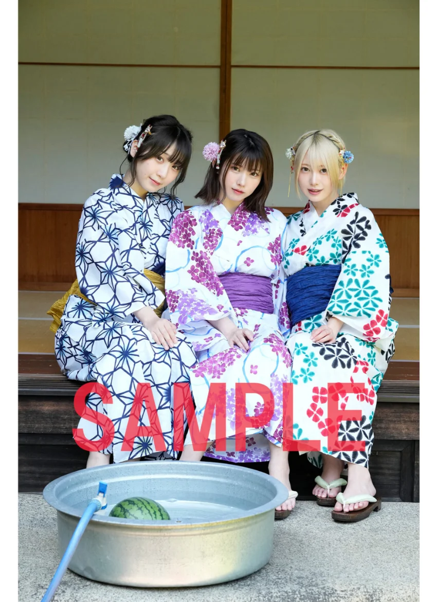 Platinum FLASHデジタル写真集 えなこ×伊織もえ×篠崎こころ もえなこころの誘惑 試し読み 2