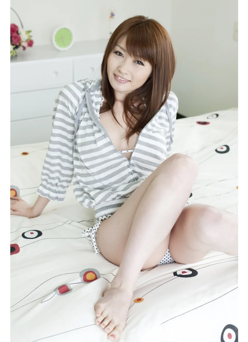 【ドキドキ生撮り】西島亜希 たおやかなカラダ、やわらかな美乳 試し読み 2