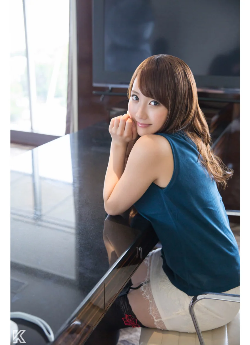 美尻巨乳女子の仕草・お誘いポーズ集 試し読み 3