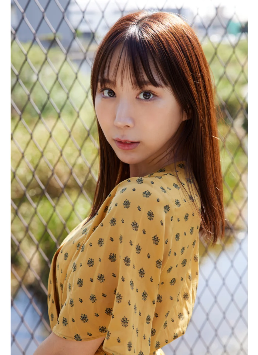 日向葵衣 彼女が変形水着に着替えたら 試し読み 2