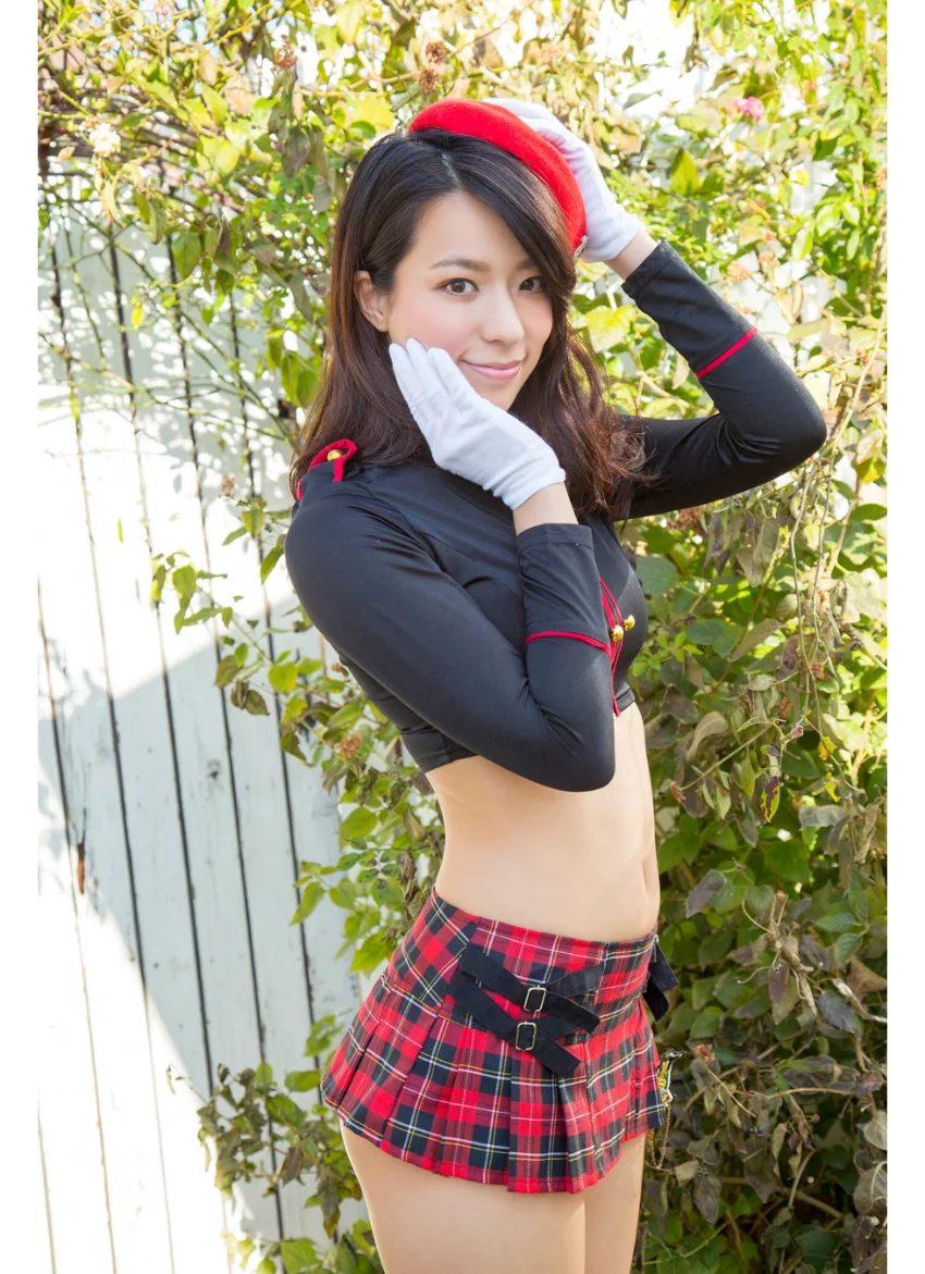 ぶら〜り胸元探訪 小瀬田麻由DX ［sabra net e-Book］ 試し読み 5