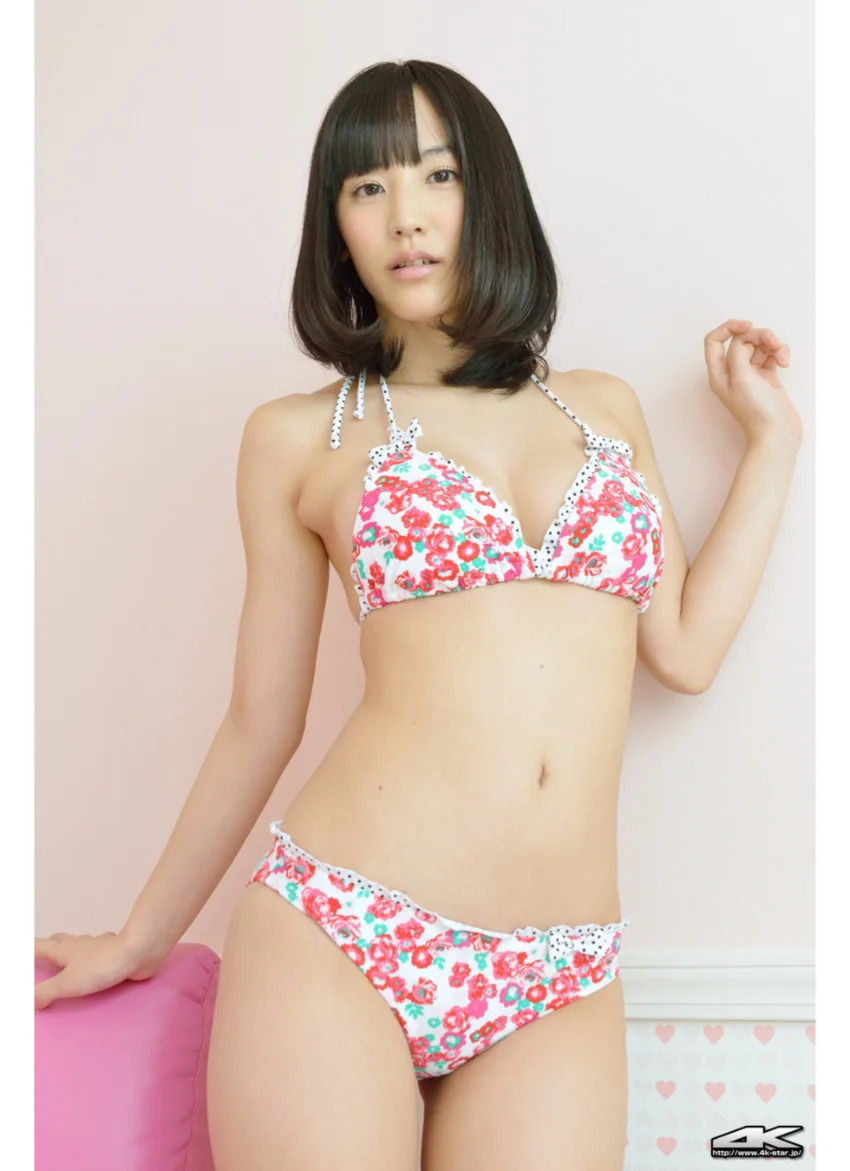 浜田由梨 水着（花柄） 試し読み 3