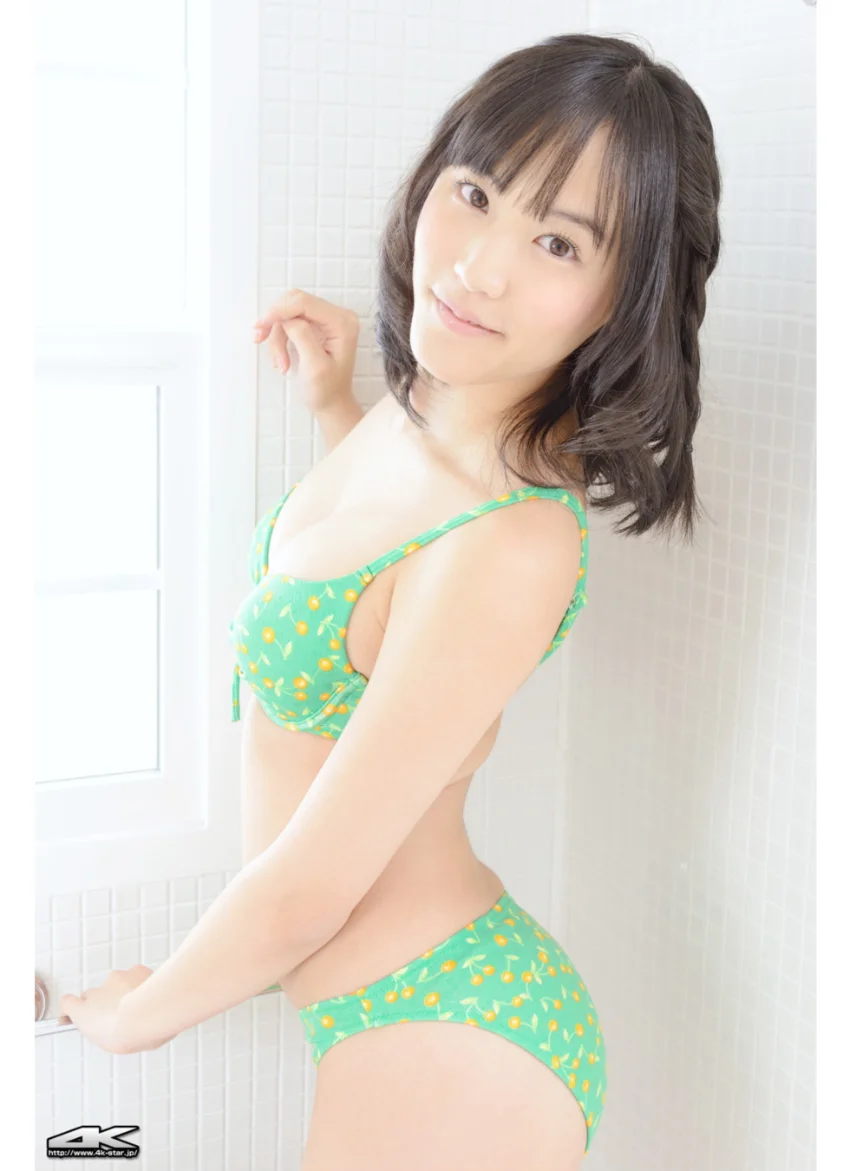浜田由梨 水着（グリーン） 試し読み 5