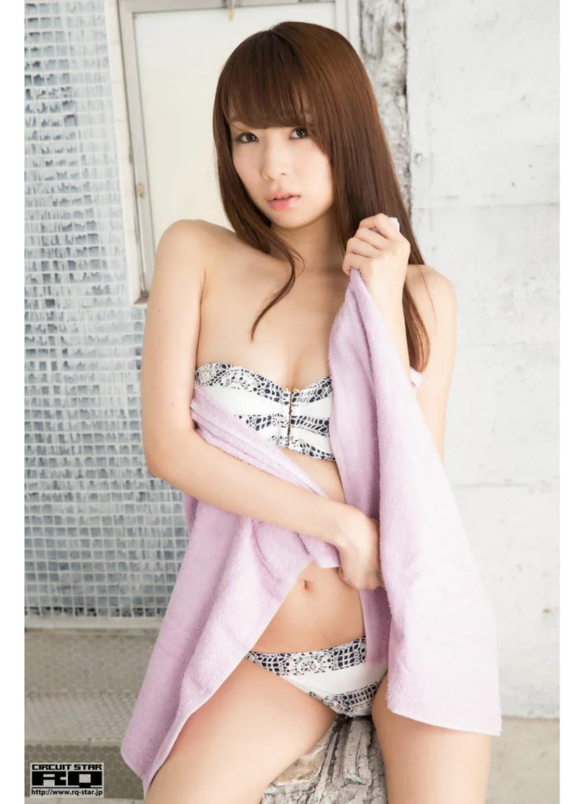 長崎ちほみ 水着（白） 試し読み 7