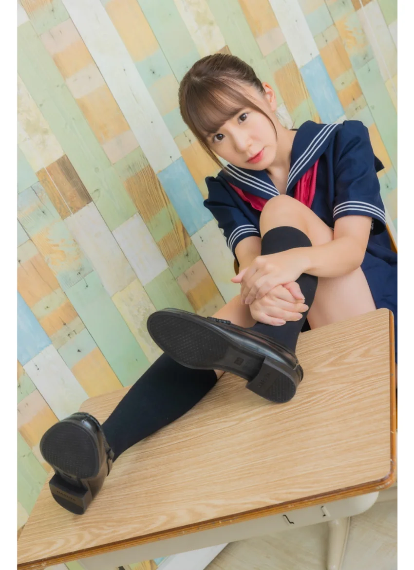 相良朱音 セーラー服 試し読み 5