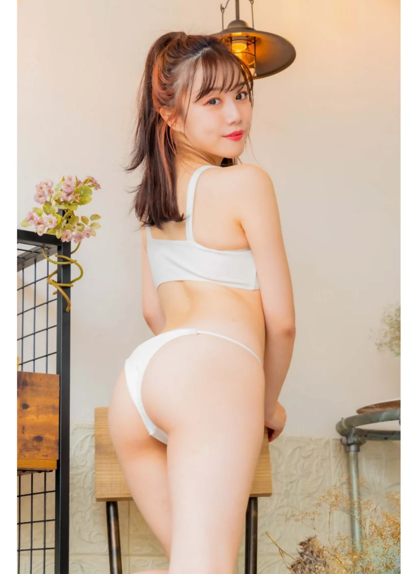 小湊優香 水着（白） 試し読み 5