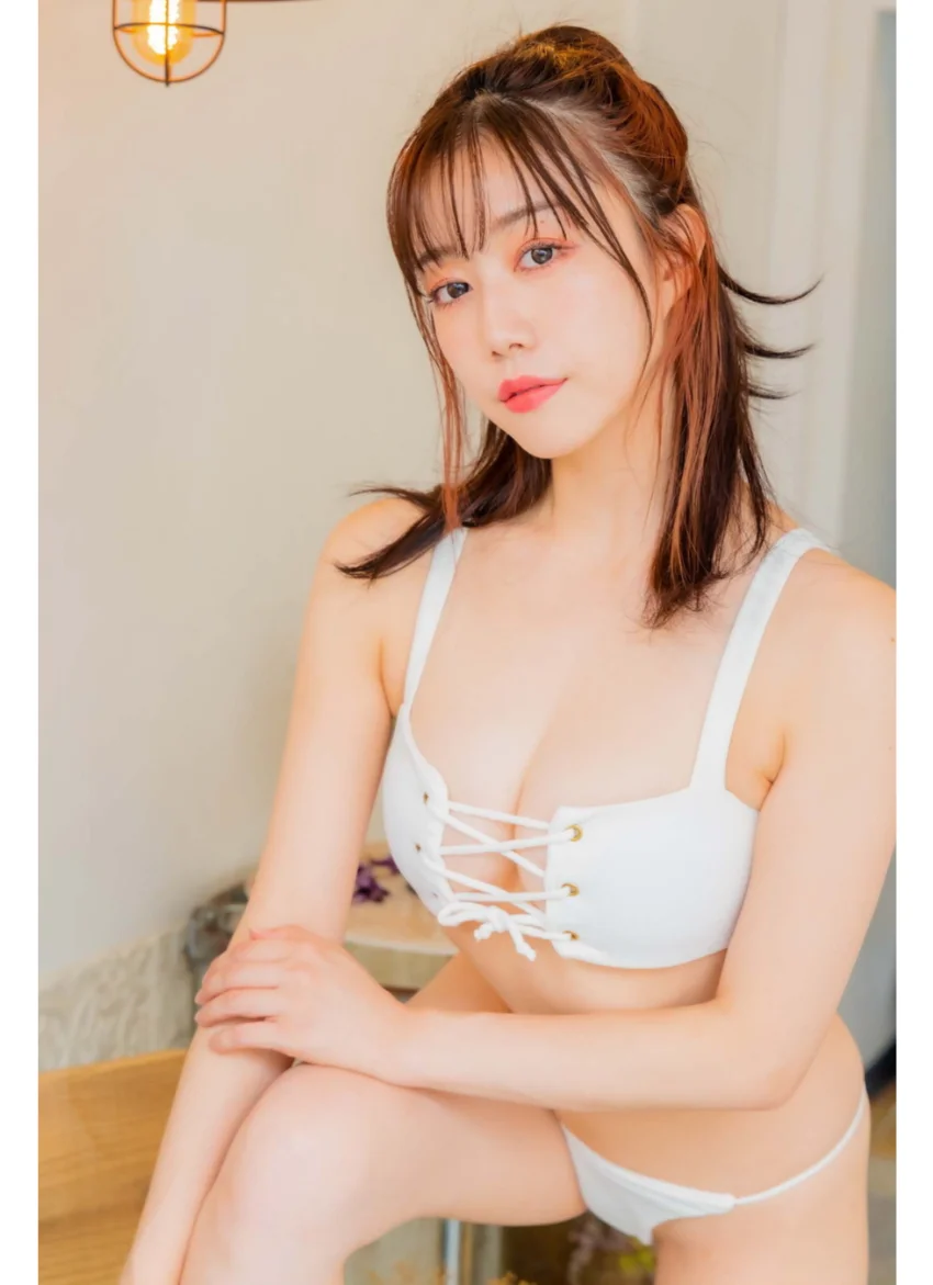 小湊優香 水着（白） 試し読み 6