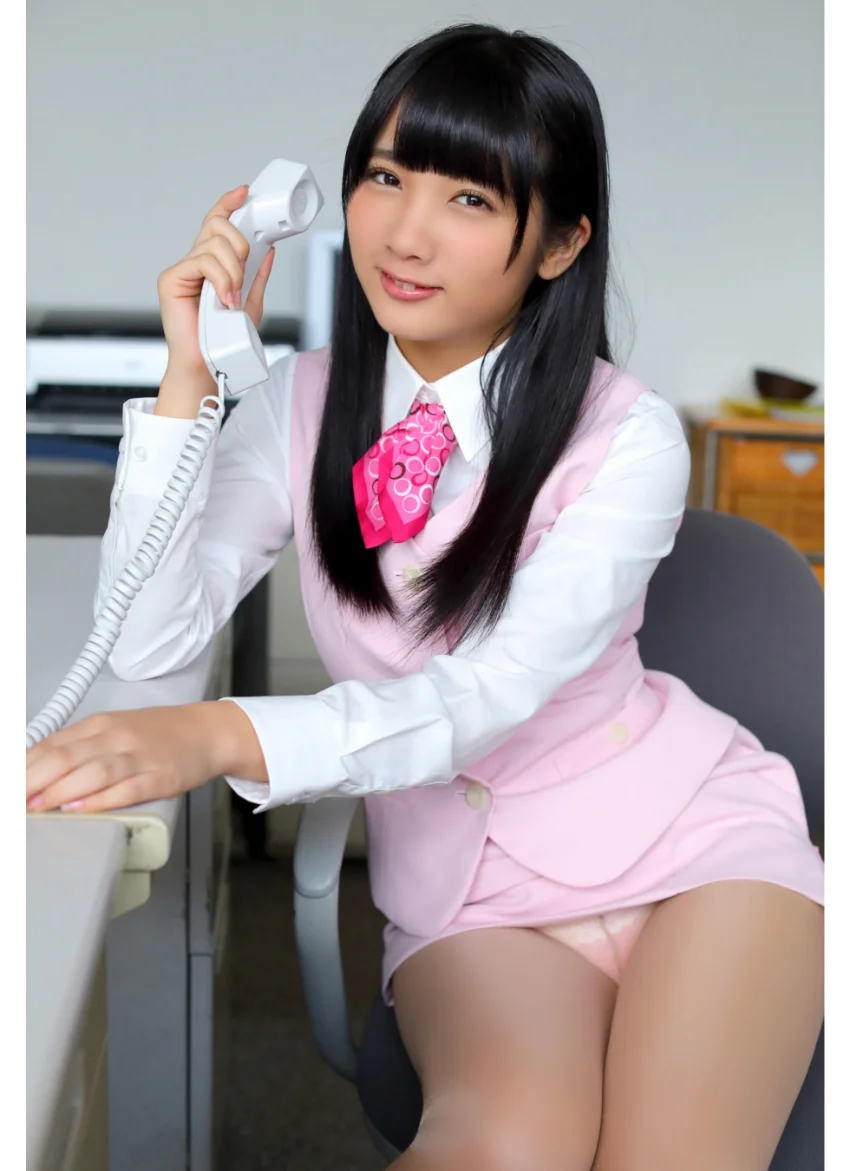 新入社員の水沢さん 水沢柚乃※直筆サインコメント付き 試し読み 2