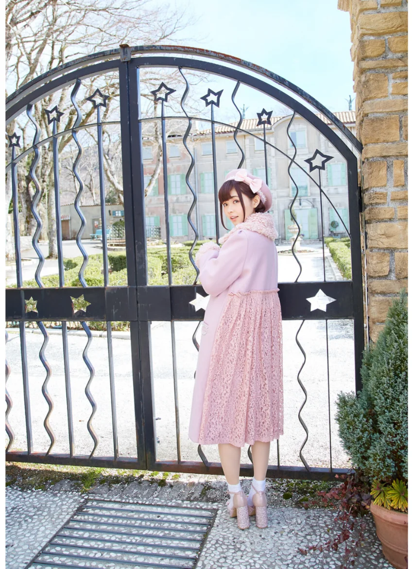 諏訪ななか1stフォトブック Suwa once upon a time 試し読み 16