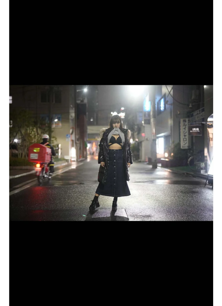 板野成美 雪降る夜、水着で出かけました。 試し読み 8