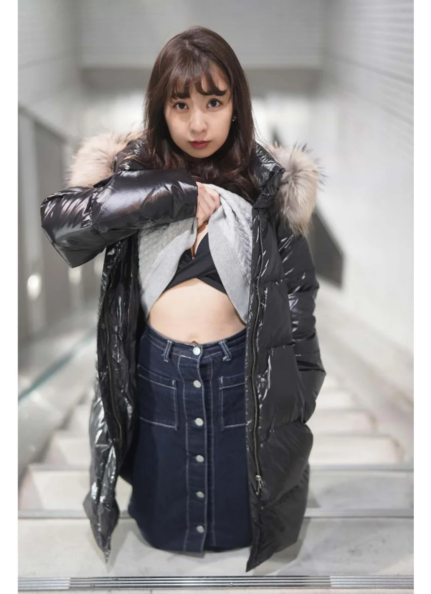 板野成美 雪降る夜、水着で出かけました。 試し読み 15
