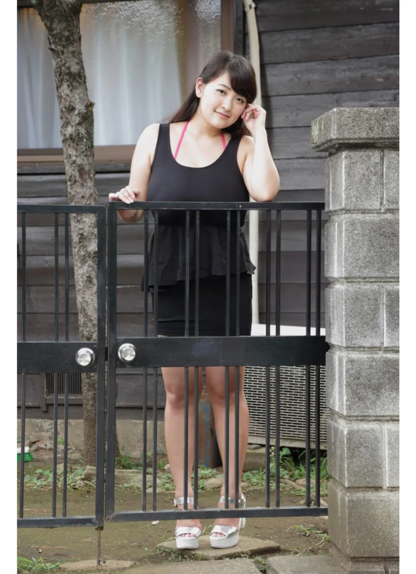 柳瀬早紀 あふれたてのたわわ乳 グラビア学園 試し読み 2