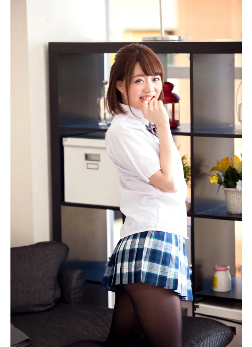 萌木七海 誘う美脚煽る美尻 グラビア学園 試し読み 5