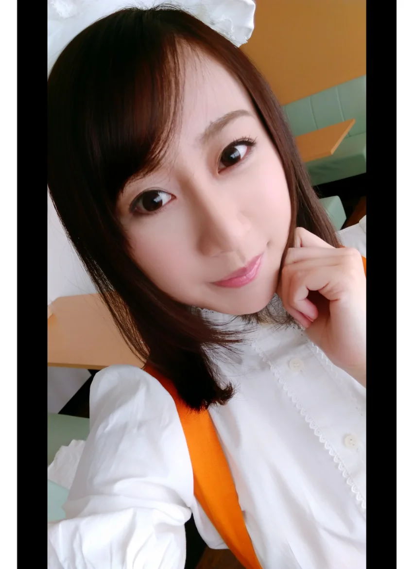 足立華 自撮り写真集 グラビア学園 【自撮り】きりっと清楚に！新人Gカップアイドルの野生が目覚める！？ 試し読み 2