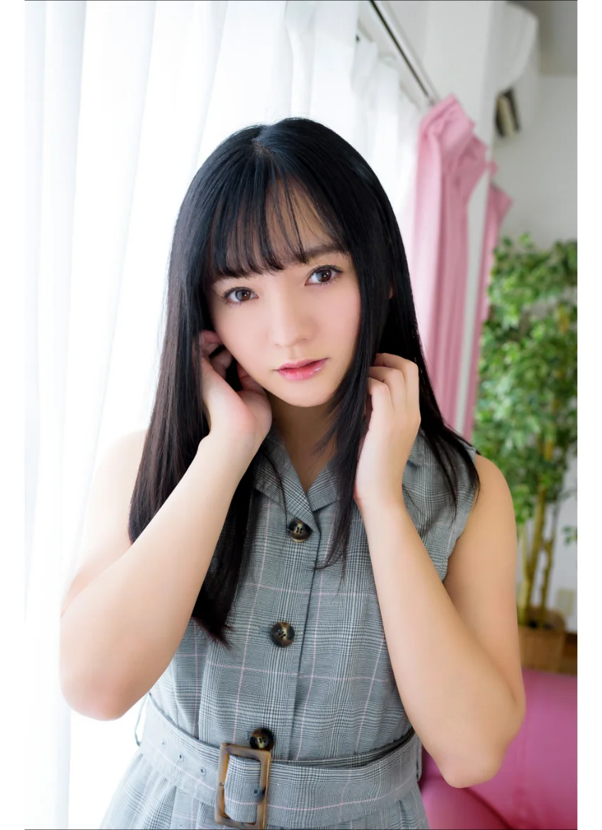西永彩奈 私服を脱いで【競泳水着】 グラビア学園 出席番号1番の絶対的最強アイドルが可愛くて色っぽくて！ 試し読み 2