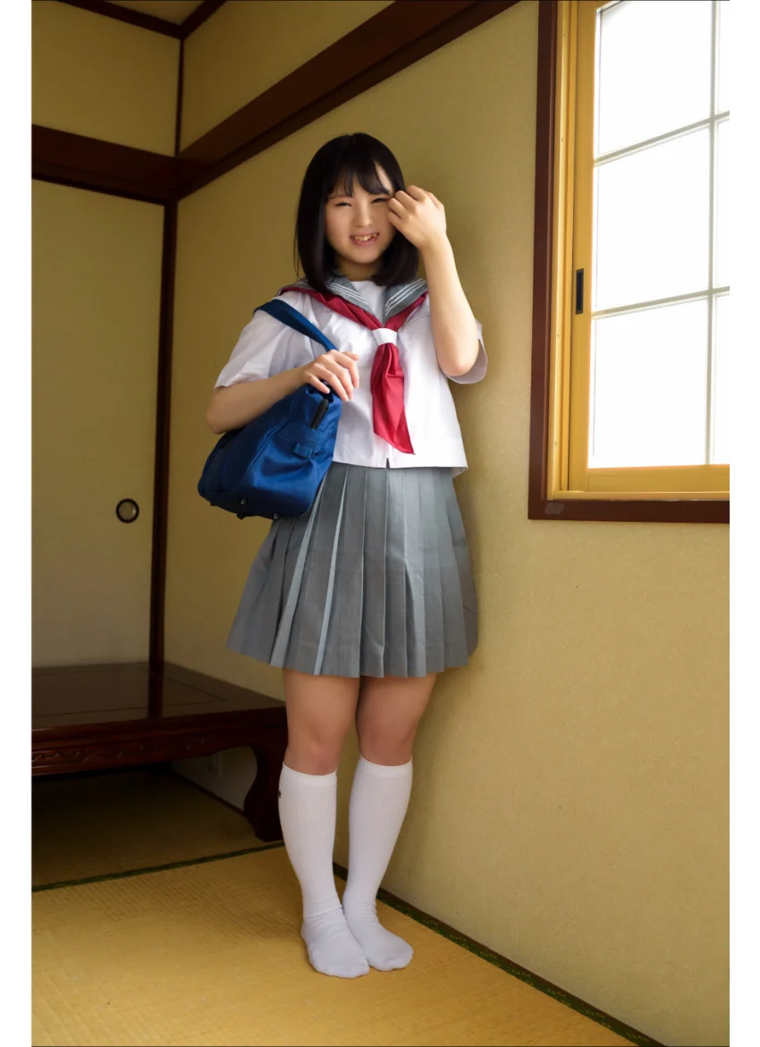 星野風香 【初体験】制服を脱いで グラビア学園 ど素人！ど新人！普通の女の子が脱ぐ！衝撃ですっ！！ 試し読み 2