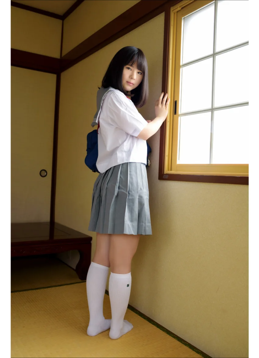 星野風香 【初体験】制服を脱いで グラビア学園 ど素人！ど新人！普通の女の子が脱ぐ！衝撃ですっ！！ 試し読み 8