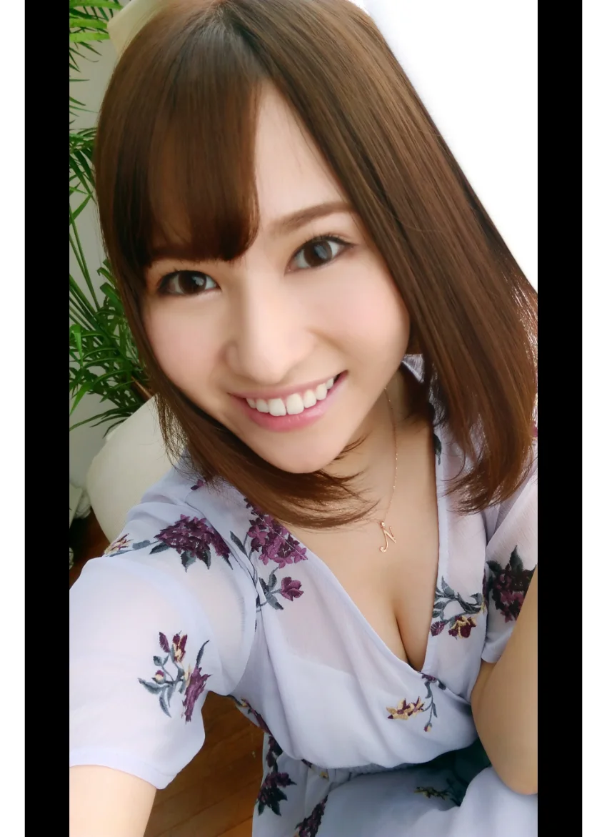 白宮奈々 自撮り写真集 グラビア学園【自撮り】明るく元気！お上品でも、カラダは大人なんだよね！ 試し読み 2