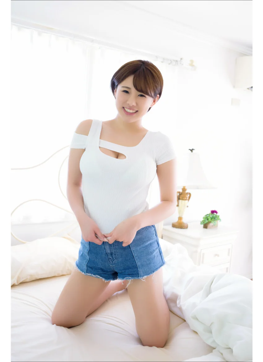 山本ゆう YUUコンプリート！！ グラビア学園 元気いっぱい！性格もHカップもハジけてますっ！写真集3冊＋αの超お買い得版！！ 試し読み 8