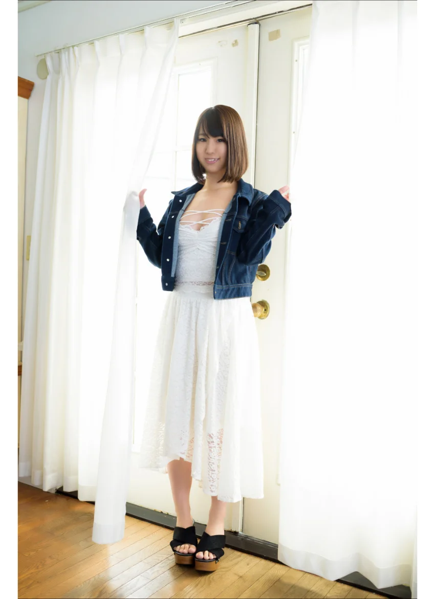 立川愛梨 あいりコンプリート！！ グラビア学園 もちもちふんわり、お菓子みたいなGカップ！写真集3冊＋αの超お買い得版！！ 試し読み 2