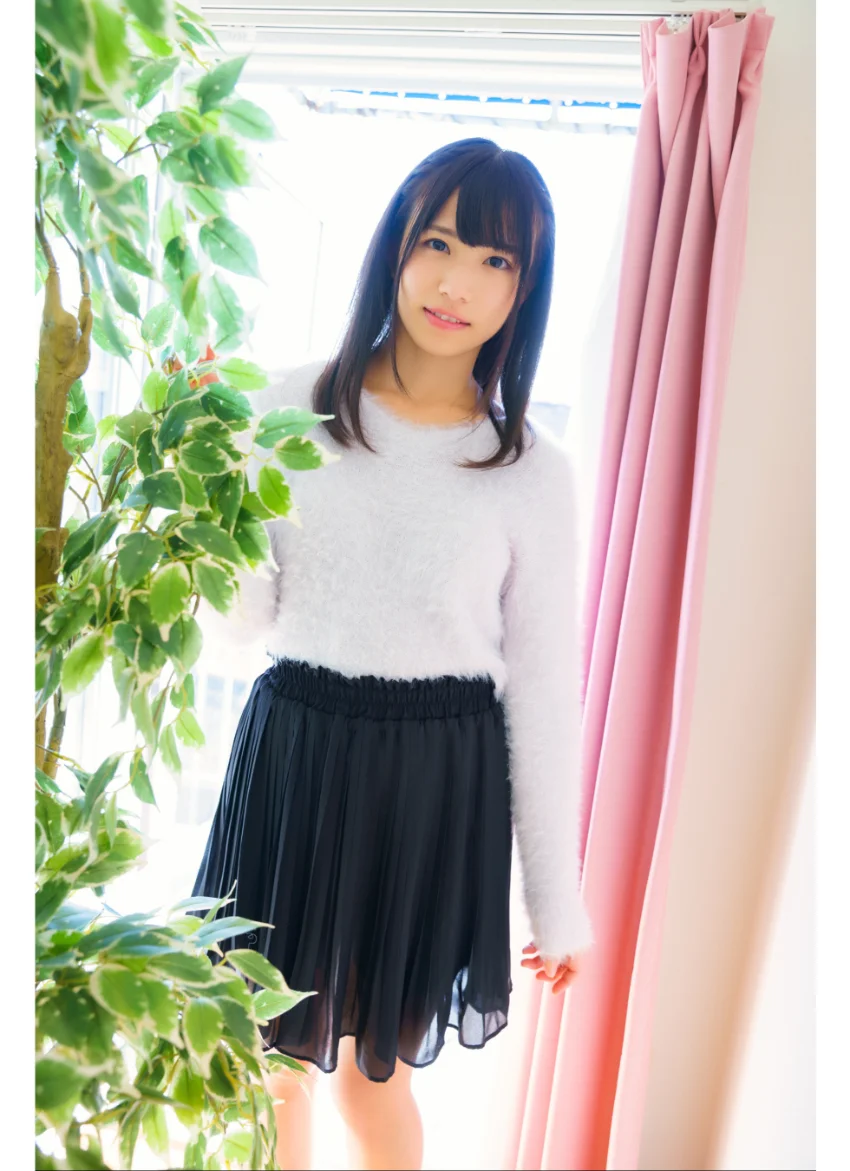 村上りいな 私服ニットの下の清楚な素肌 グラビア学園 試し読み 2