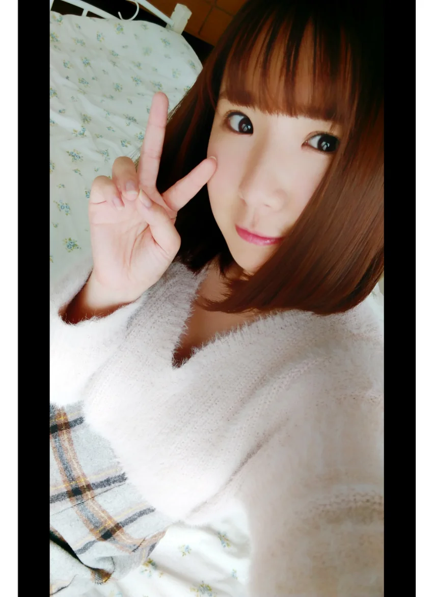 相良朱音 自撮り写真集 02 グラビア学園 合法ロリ巨乳！少し大人なカラダになった！？自撮り写真集！ 試し読み 3