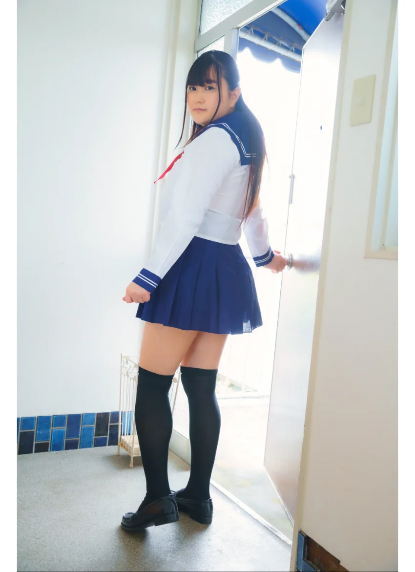 伊藤ミライ 大爆乳【うもれる】 グラビア学園 やわらかな奇跡のロリ巨乳に浸りきる写真集第三弾！ 試し読み 5