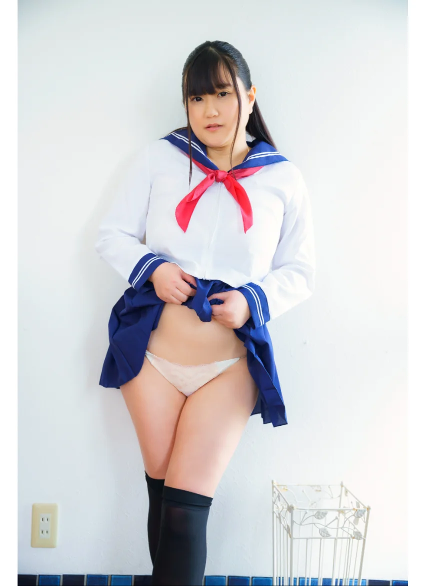 伊藤ミライ 大爆乳【うもれる】 グラビア学園 やわらかな奇跡のロリ巨乳に浸りきる写真集第三弾！ 試し読み 8