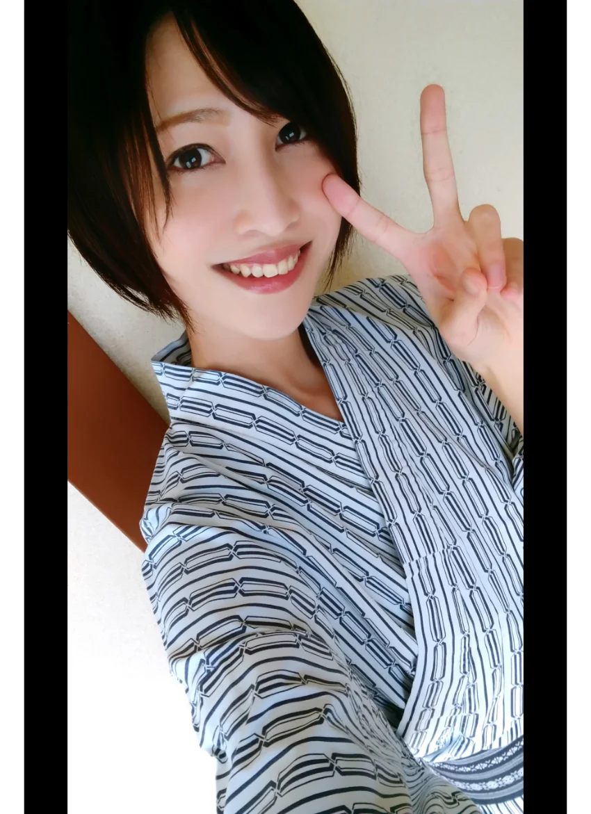 小柳歩 自撮り写真集 02 グラビア学園 【自撮り】お姉さんが優しい笑顔で何でもしてくれる？自撮り写真集！ 試し読み 2